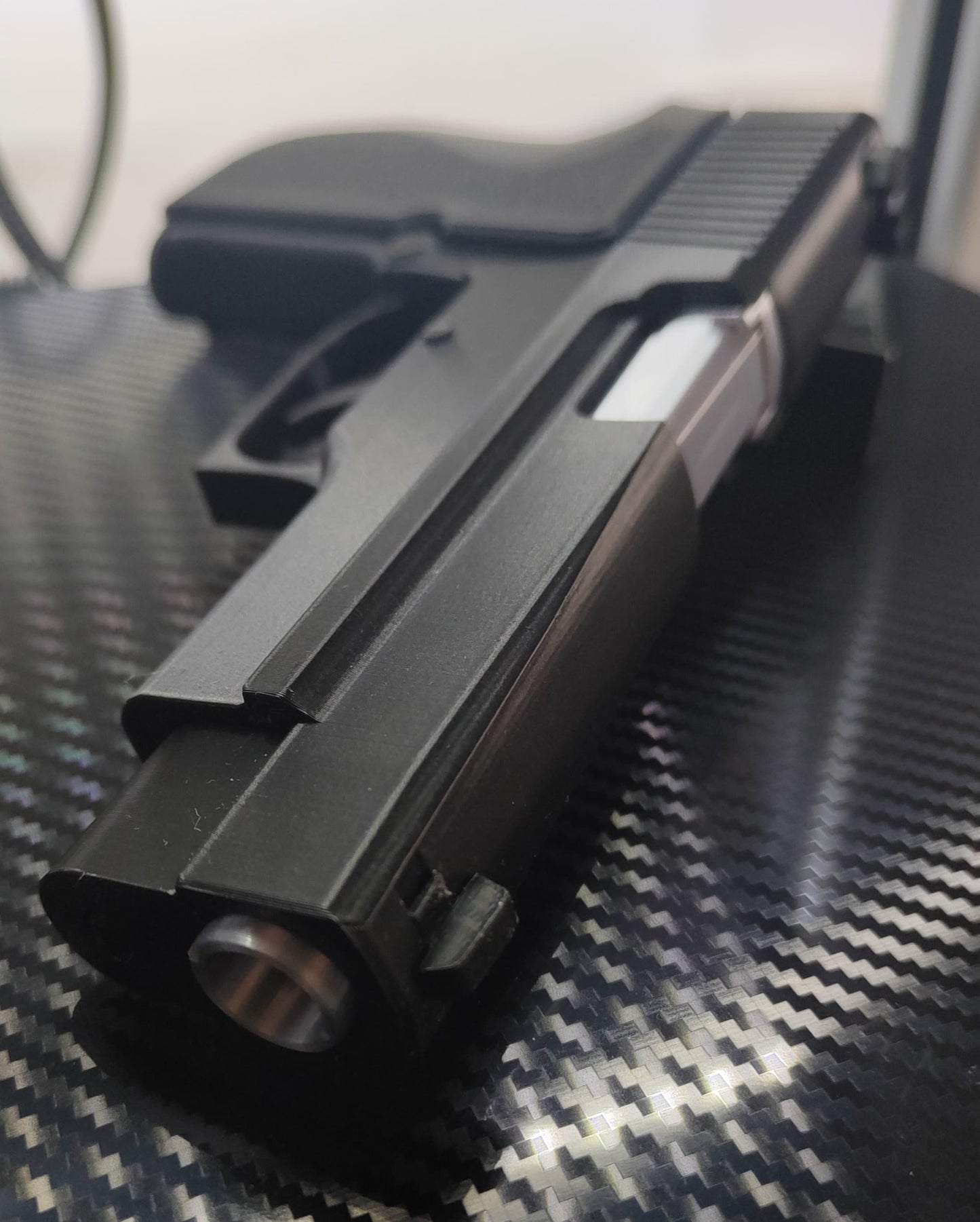 RÉPLICA DECORATIVA DE EXHIBICIÓN PISTOLA SIG-SAUER P220