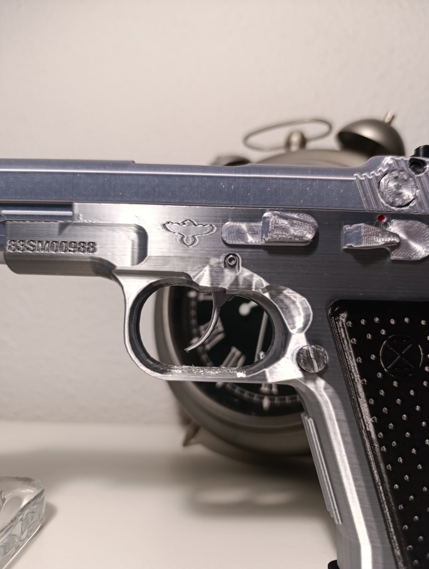 RÉPLICA DECORATIVA DE EXHIBICIÓN PISTOLA BREN TEN