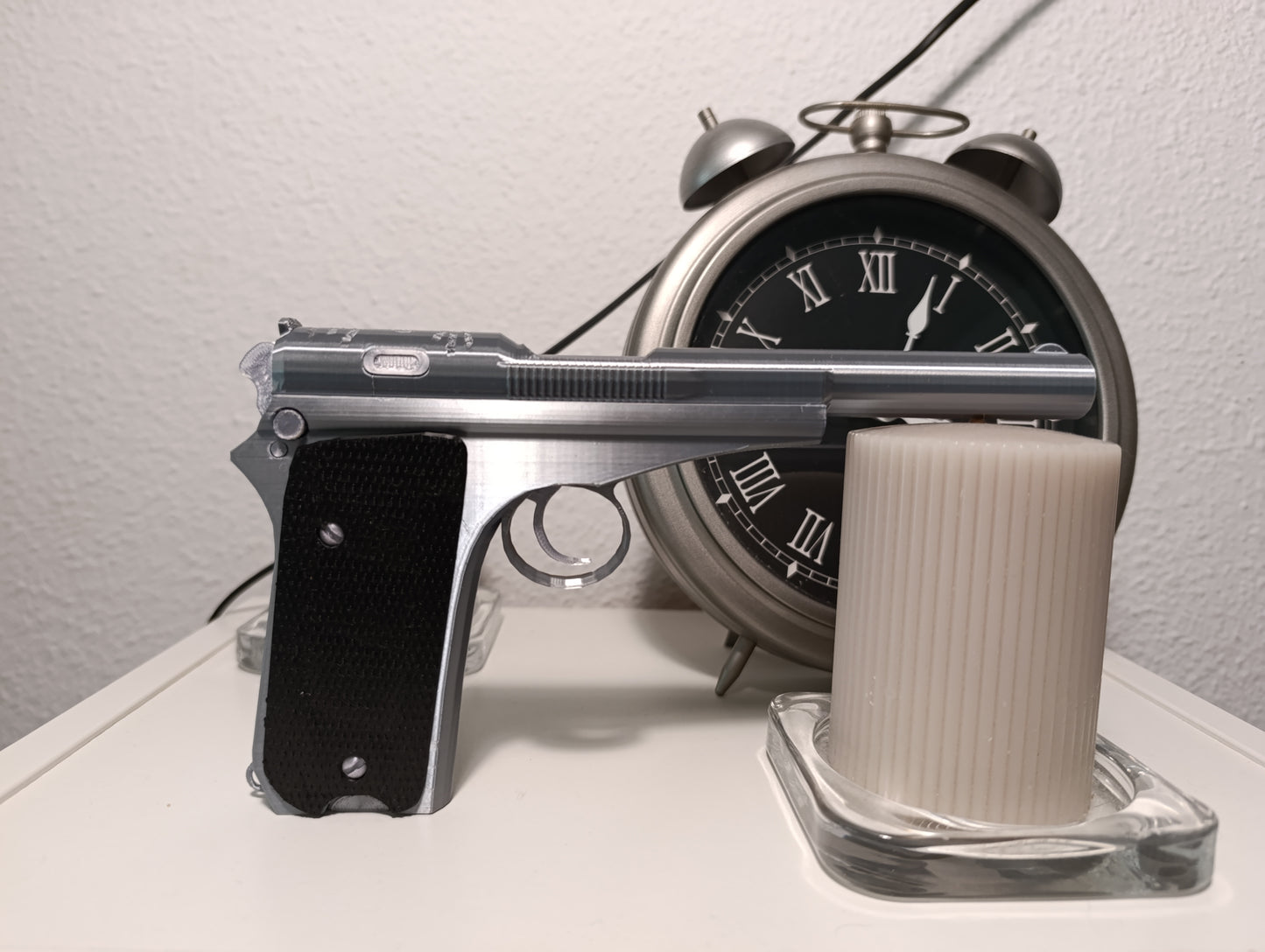 RÉPLICA DECORATIVA DE EXHIBICIÓN PISTOLA CAMPO-GIRO