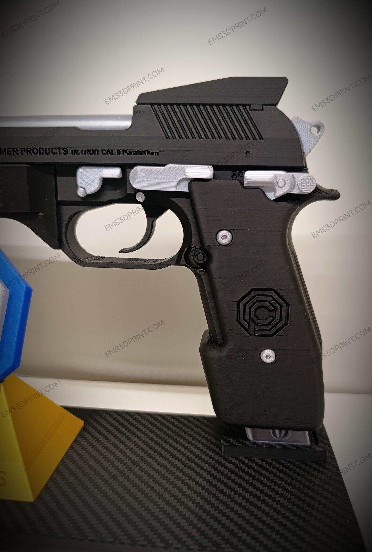 REPLICA DE EXHIBICIÓN PISTOLA AUTO 9 ROBOCOP 1987