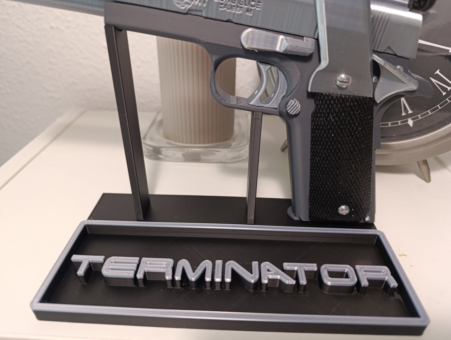 REPLICA DECORATIVA DE EXHIBICIÓN PISTOLA AMT Hardballer .45 Longslide de Terminator 1984